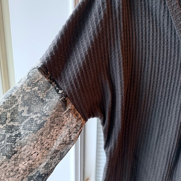 Truself Women’s Waffle Knit Button Down Top with Snakeskin Sleeves - Picture 4 of 8